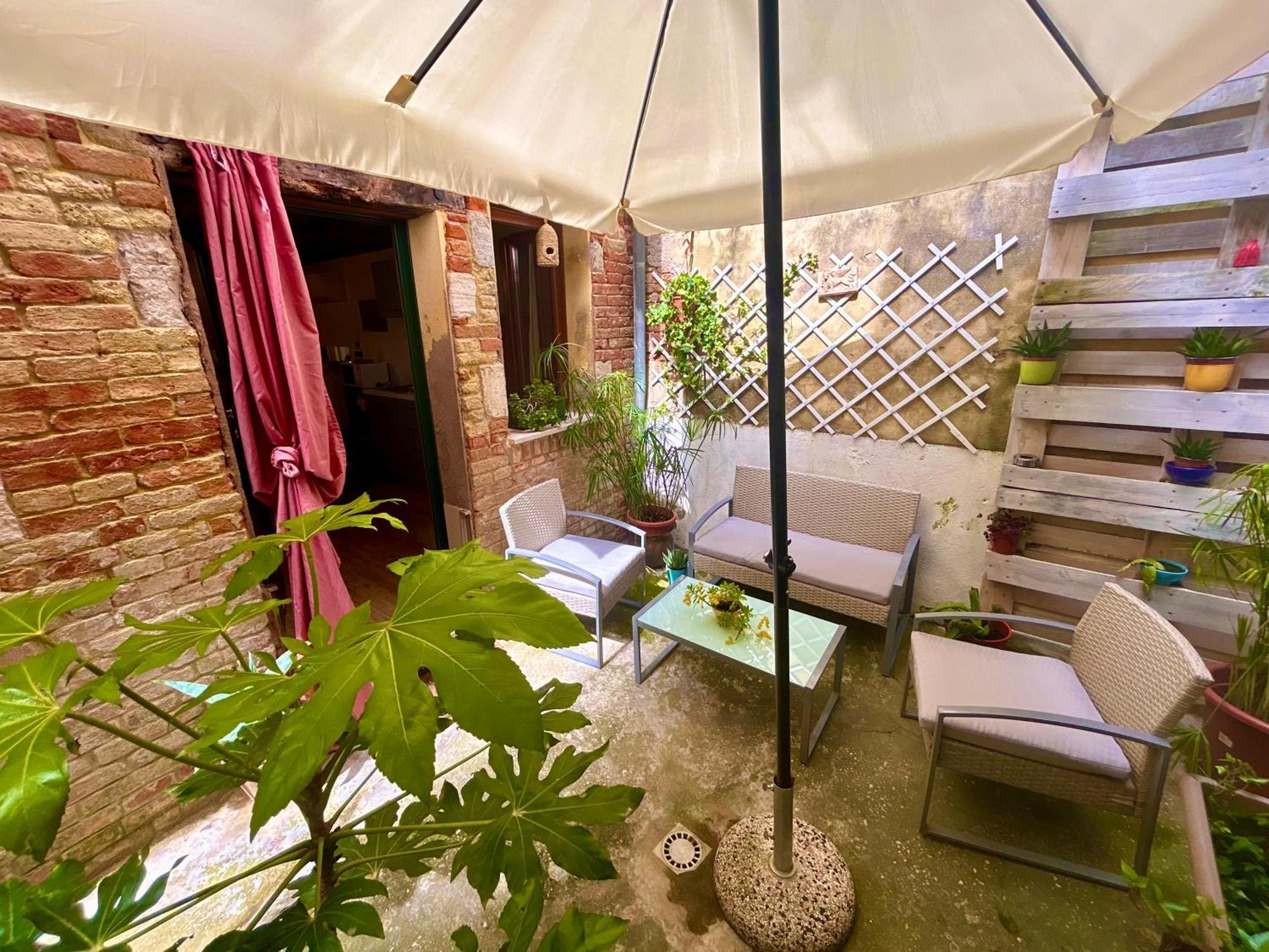 Ca 3 Leoni - Romantic House In The Heart Of เวนิส ภายนอก รูปภาพ